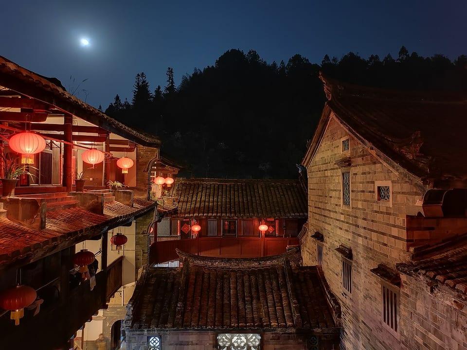 竜岩(中国)
